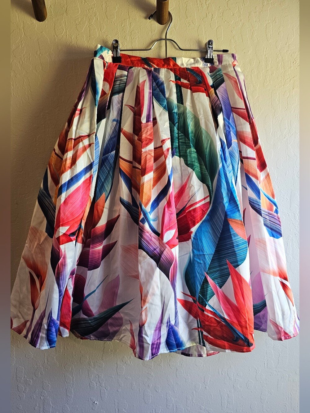 Multi-Color Tropical Print Pleated Midi Skirt